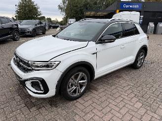 Schadeauto Volkswagen T-Roc 1.5 TSi -110 Kw DSG  R-Line 2025/7