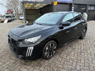 skadebil auto Peugeot 208 1.2 -74 Kw Allure 2024/9