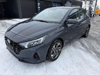 krockskadad bil auto Hyundai I-20 1.0 -74 Kw 2023/10