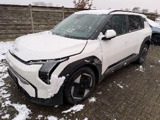 Voiture accidenté Kia EV3 Earth  Battery 81 Kw 2025/1