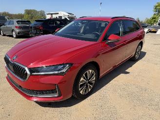 Voiture accidenté Skoda Superb Kombi 1.5 MHEV Automaat 2025/7