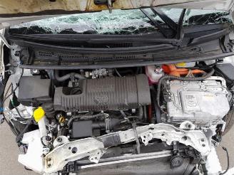 Toyota Yaris Yaris III (P13), Hatchback, 2010 / 2020 1.5 16V Hybrid picture 8