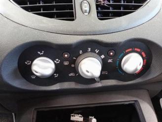 Renault Twingo Twingo II (CN), Hatchback 3-drs, 2007 / 2014 1.2 16V picture 8