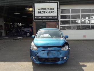 Vrakbiler auto Mitsubishi Space-star Space Star (A0), Hatchback, 2012 1.0 12V 2015/9