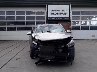 Vrakbiler auto Hyundai Tucson Tucson (TL), SUV, 2015 1.6 T-GDi 16V 2WD 2015/11