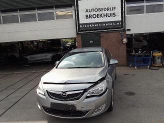 Opel Astra Astra J (PC6/PD6/PE6/PF6), Hatchback 5-drs, 2009 / 2015 1.4 Turbo 16V picture 1