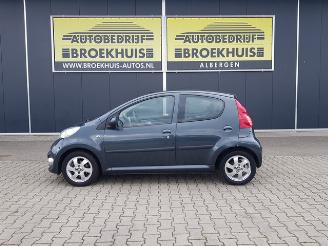 Peugeot 107 1.0-12V XS Automatic picture 2