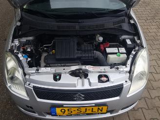 Suzuki Swift 1.3 Exclusive picture 23