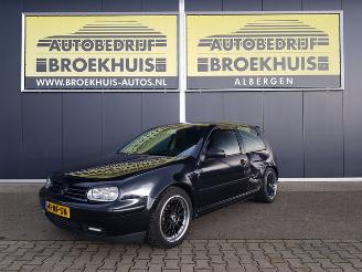 Damaged car Volkswagen Golf 1.6 Ocean 2003