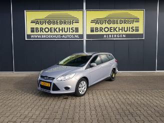 skadebil auto Ford Focus 1.0 EcoBoost Trend 2013/10