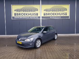 Unfallwagen Volkswagen Golf 1.0 TSI Connected Series 2016/9
