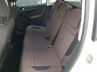 Peugeot 2008 1.2 PureTech Active picture 16