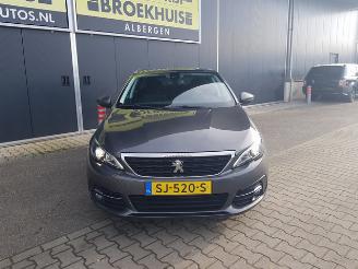 Peugeot 308 1.6 BlueHDi Blue Lease Executive picture 3