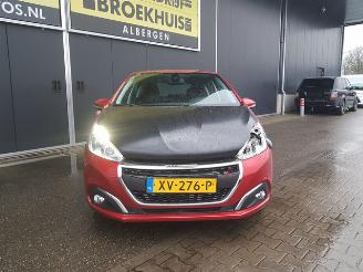 Peugeot 208 1.2 PureTech Signature picture 3