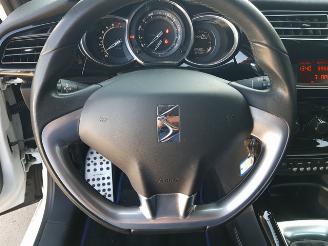 Citroën DS3 1.2 VTi So Chic picture 17