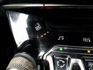 Peugeot 2008 1.2 PureTech Allure Pack picture 26