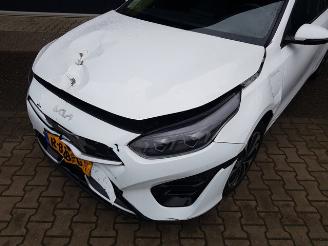 Kia Ceed 1.6 GDI PHEV DynamicPlusLine picture 11