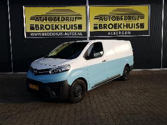 krockskadad bil bedrijf Toyota Proace 2.0 D-4D Cool Comfort Long 2017/7