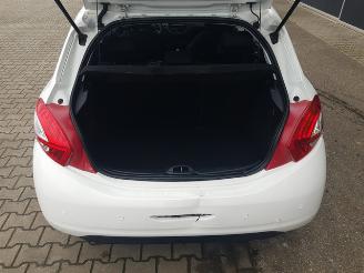 Peugeot 208 1.0 VTi Active picture 11