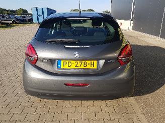 Peugeot 208 1.2 PureTech Blue Lion picture 5