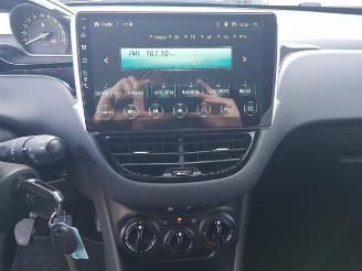 Peugeot 208 1.2 PureTech Blue Lion picture 20