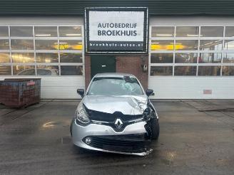 Vrakbiler auto Renault Clio Clio IV (5R), Hatchback 5-drs, 2012 / 2021 0.9 Energy TCE 90 12V 2014/6