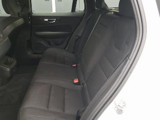 Volvo V-60 2.0 B3 Momentum Advantage picture 11