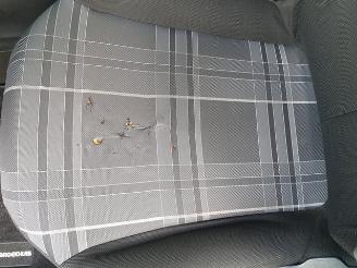 Peugeot 108 1.0 e-VTi Active picture 19