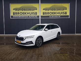 Schadeauto Skoda Octavia Combi 1.4 TSI iV PHEV Sportline Business 2022/4