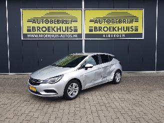 krockskadad bil auto Opel Astra 1.6 CDTI Business+ 2018/3