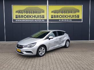 krockskadad bil auto Opel Astra 1.6 CDTI Business+ 2018/3