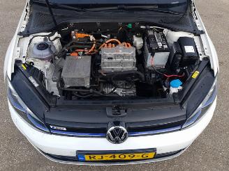 Volkswagen e-Golf e-Golf picture 25