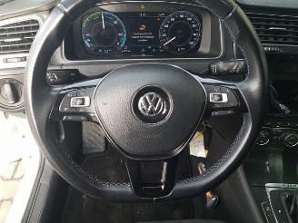 Volkswagen e-Golf e-Golf picture 16