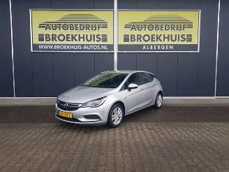 Vaurioauto  passenger cars Opel Astra 1.0 Edition 2016/2
