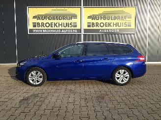 Peugeot 308 SW 1.2 PureTech Blue Lease Executive picture 2