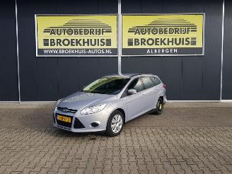 Vrakbiler auto Ford Focus Wagon 1.0 EcoBoost Trend 2013/10