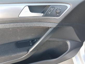 Volkswagen Golf 1.6 TDI Comfortline BlueMotion picture 25