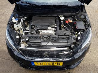Peugeot 308 SW 1.2 PureTech Blue Lease Executive picture 11