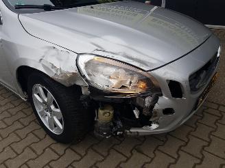 Volvo V-60 2.0 D4 Momentum picture 10