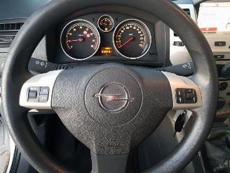 Opel Zafira 1.8 Temptation picture 13