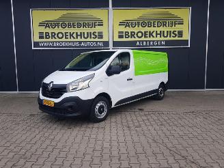 krockskadad bil bedrijf Renault Trafic 1.6 dCi T29 L2H1 Comfort 2016/4