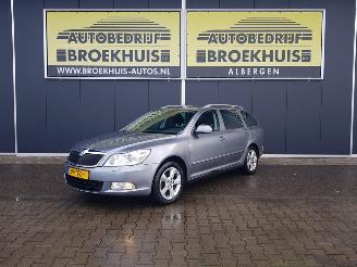 krockskadad bil auto Skoda Octavia Combi 1.4 TSI Greentech Elegance Business Line 2012/2