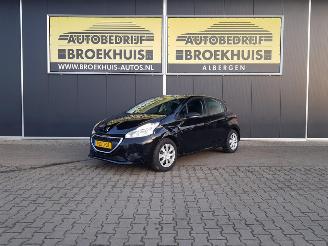 Damaged car Peugeot 208 1.0 PureTech Access 2015/1