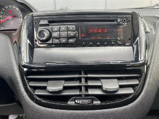Peugeot 208 1.0 VTi Access picture 16