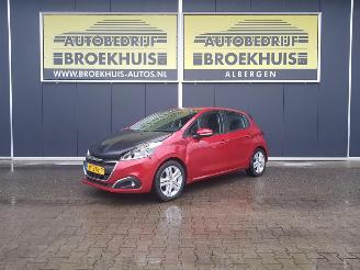 krockskadad bil auto Peugeot 208 1.2 PureTech Signature 2019/3