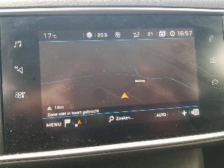 Peugeot 308 SW 1.2 PureTech Blue Lease Executive picture 21