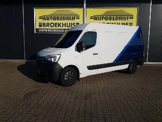 krockskadad bil auto Renault Master T35 2.3 dCi 150 L2H3 Energy 2020/7