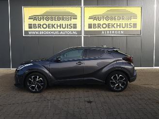 Toyota C-HR 2.0 Hybrid TeamNL picture 2