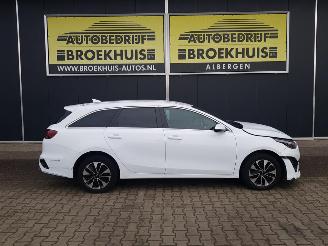 Kia Ceed Sportswagon 1.6 GDI PHEV DynamicPlusLine picture 4