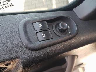 Renault Master T35 2.3 dCi L3H3 picture 21